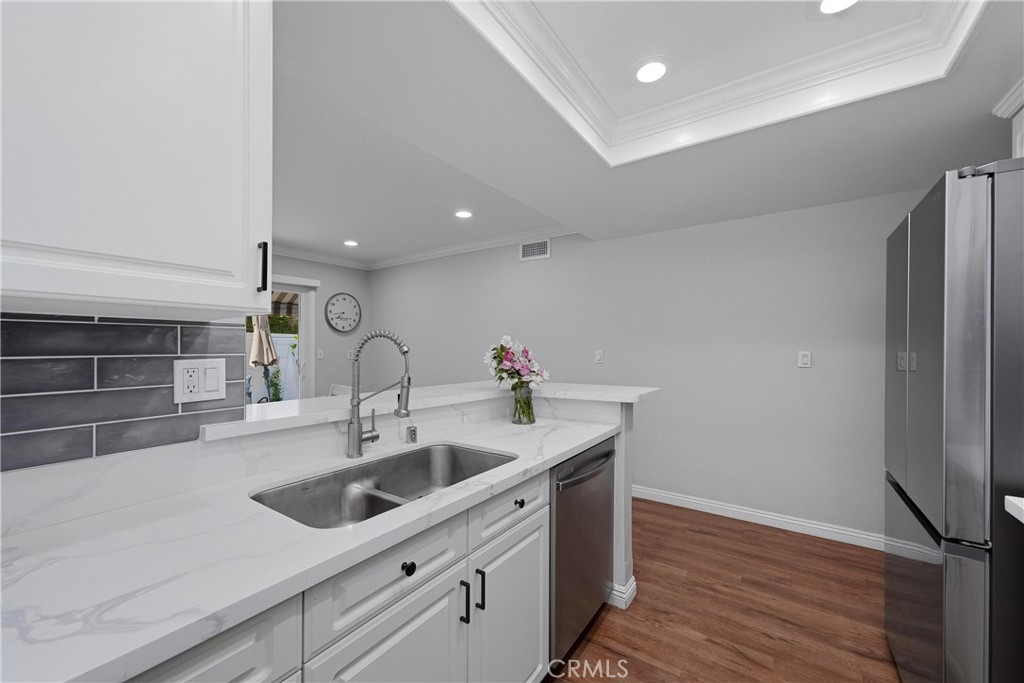 3131 Laurel Avenue 9 Property Photo 12