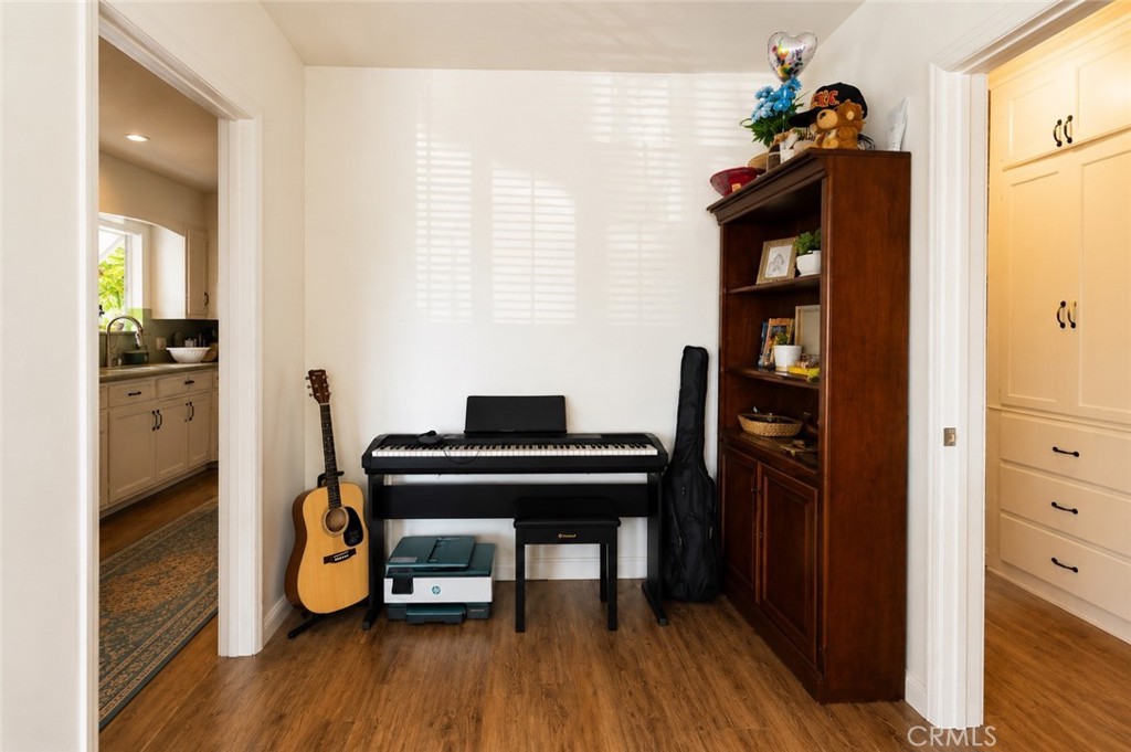 3646 Genevieve Property Photo 6