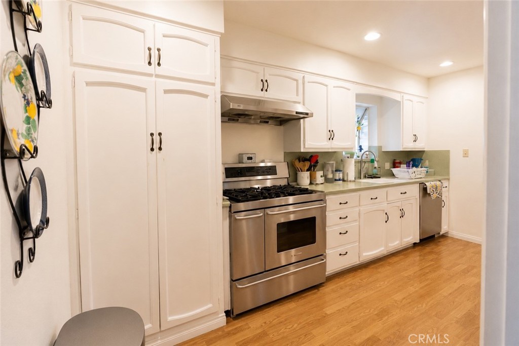 3646 Genevieve Property Photo 8