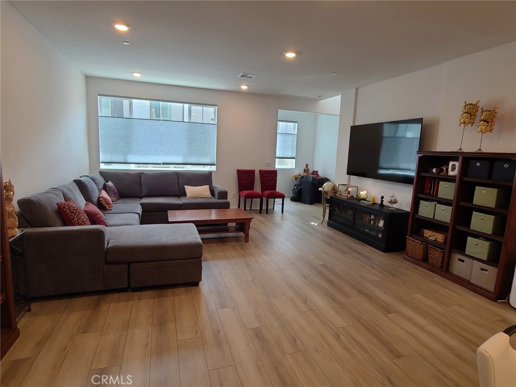5584 Kateway 9 Property Photo 3