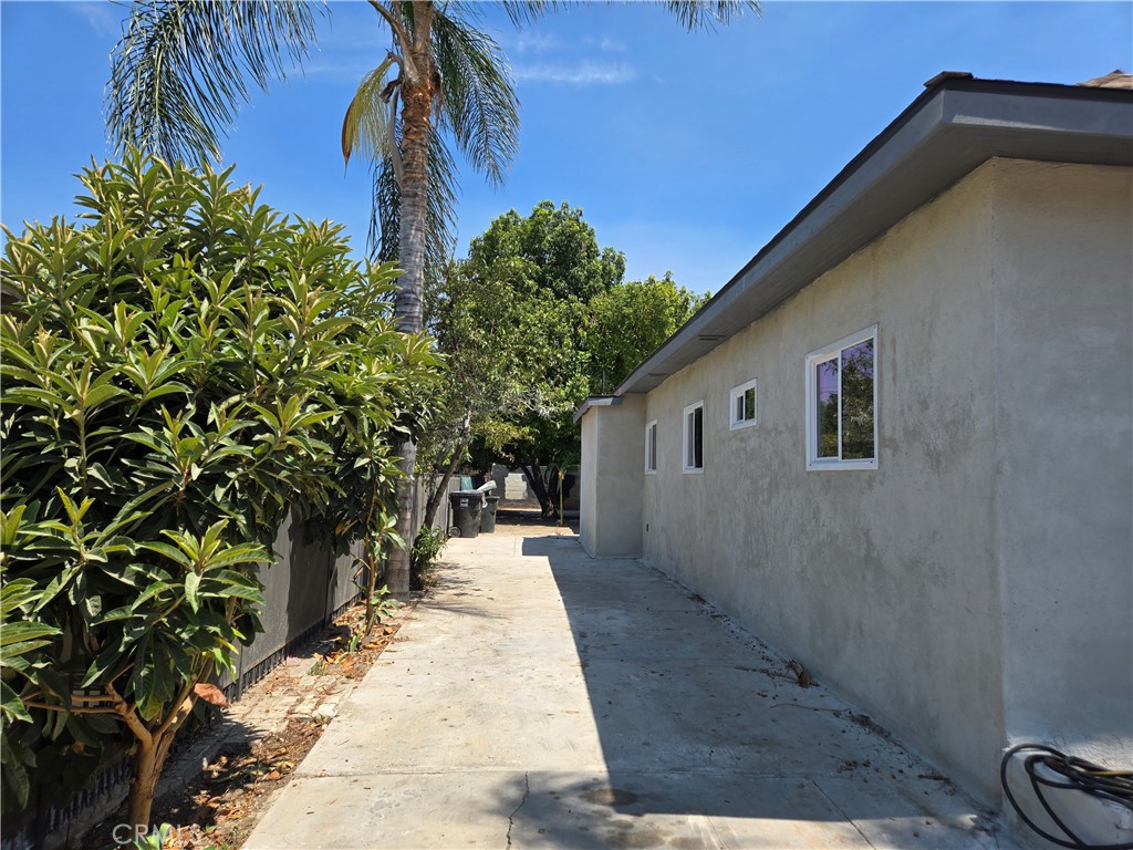 1328 Vine Property Photo 2