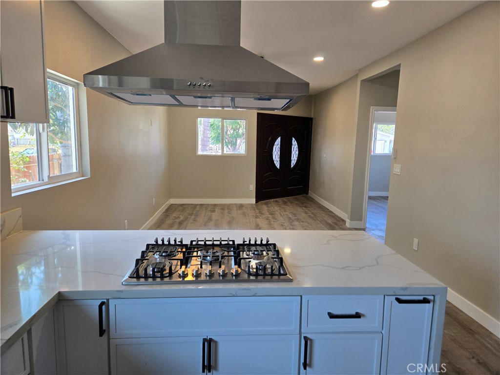 1328 Vine Property Photo 5