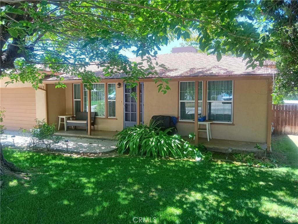 1034 2nd Place Property Photo 1