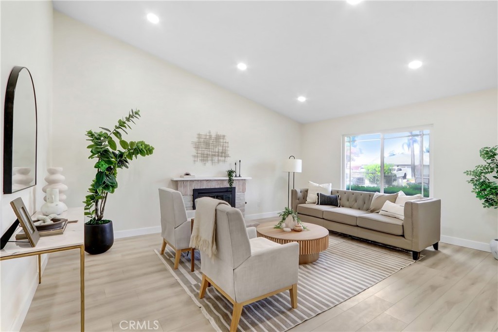 9561 Cameron Property Photo 3