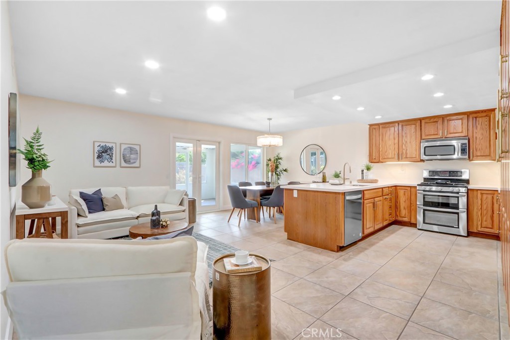 9561 Cameron Property Photo 8