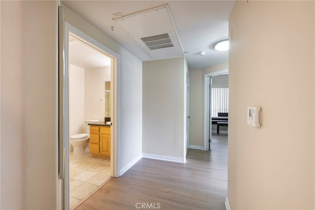 1515 Grismer 202 Property Photo 16