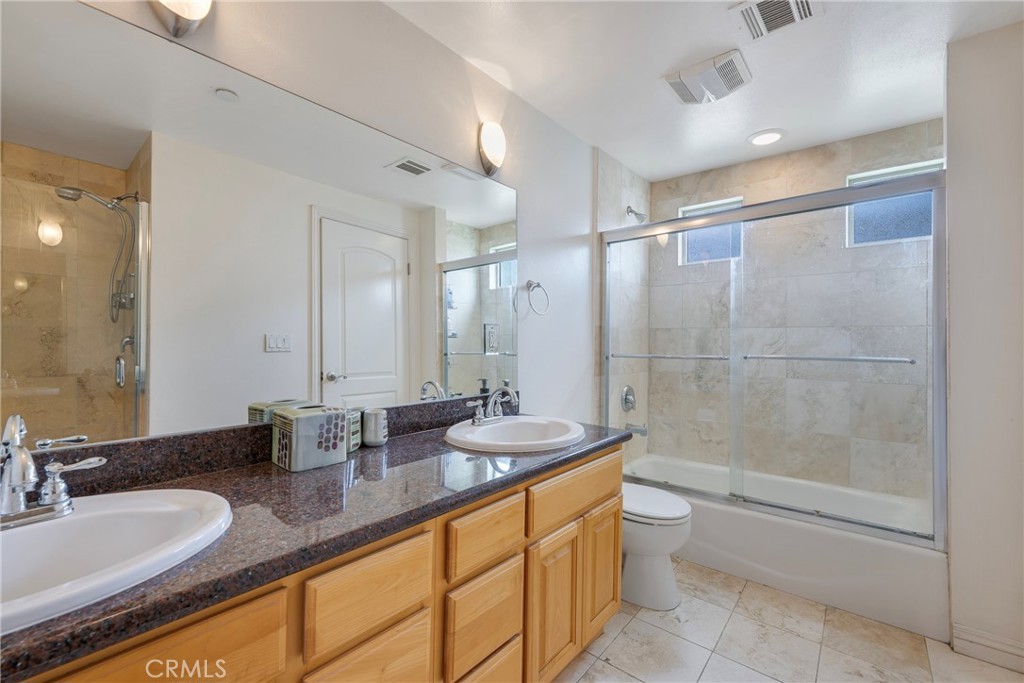 1515 Grismer 202 Property Photo 30