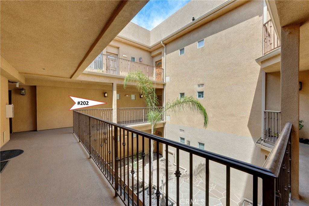 1515 Grismer 202 Property Photo 46
