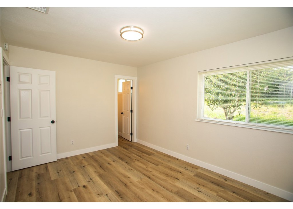 496 W 48th Property Photo 10