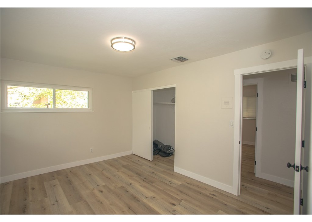 496 W 48th Property Photo 12