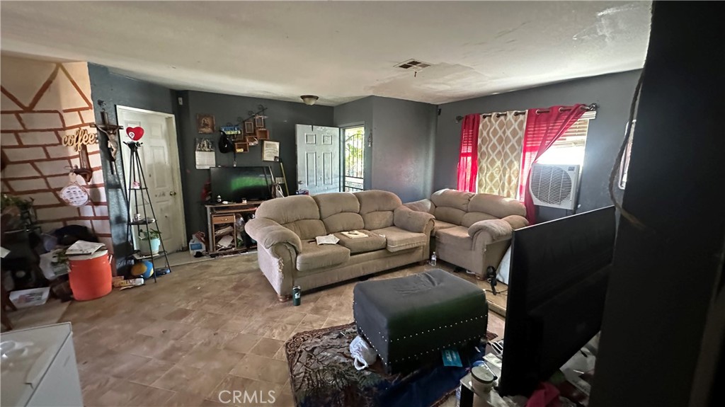 11760 Wolcott Street Property Photo 3