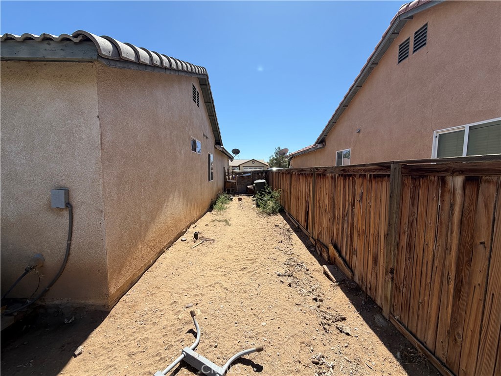 11760 Wolcott Street Property Photo 5