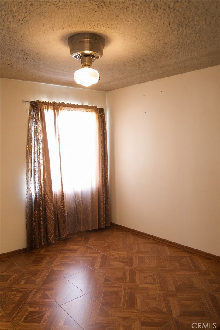 1575 Arizona Property Photo 6