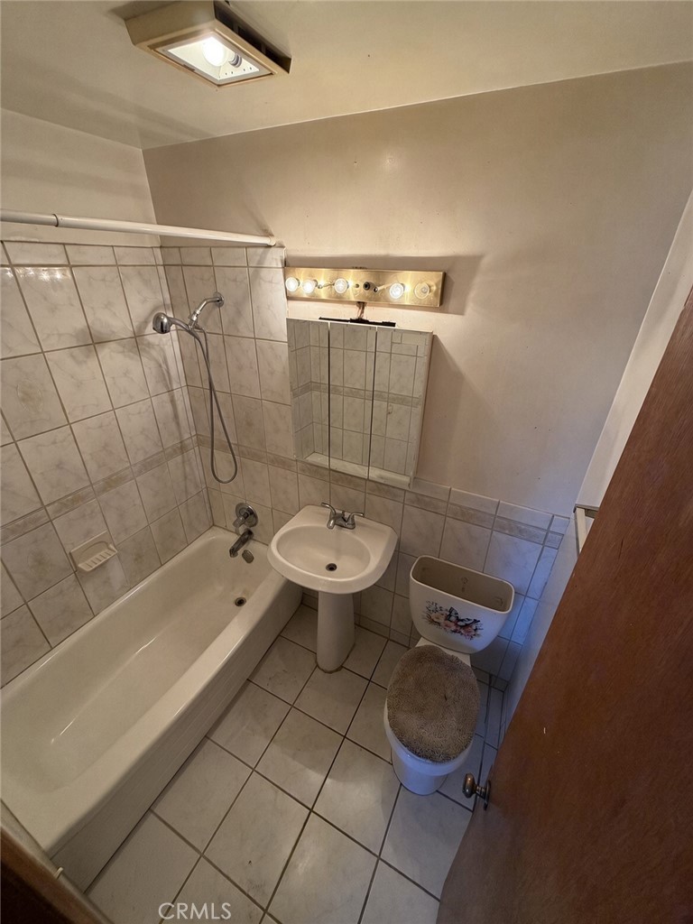 1575 Arizona Property Photo 8