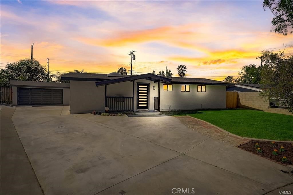 8845 Mentone Property Photo 1