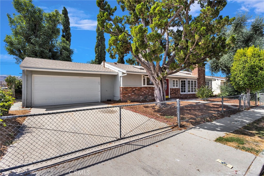 1534 Wallace Street Property Photo 3