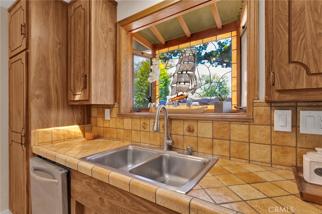 1534 Wallace Street Property Photo 15