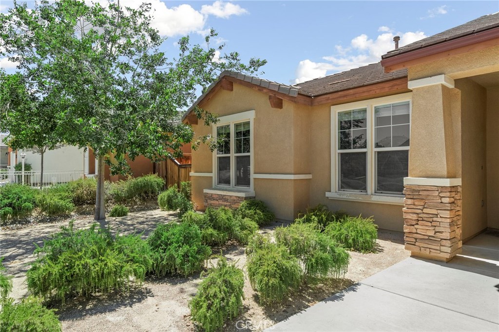 15586 Pilot Rock Property Photo 3