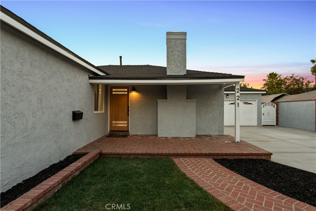 221 N Sunkist Property Photo 3
