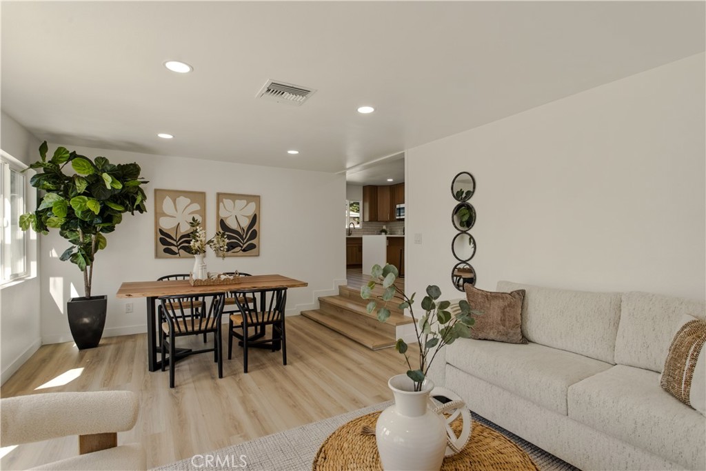 221 N Sunkist Property Photo 8