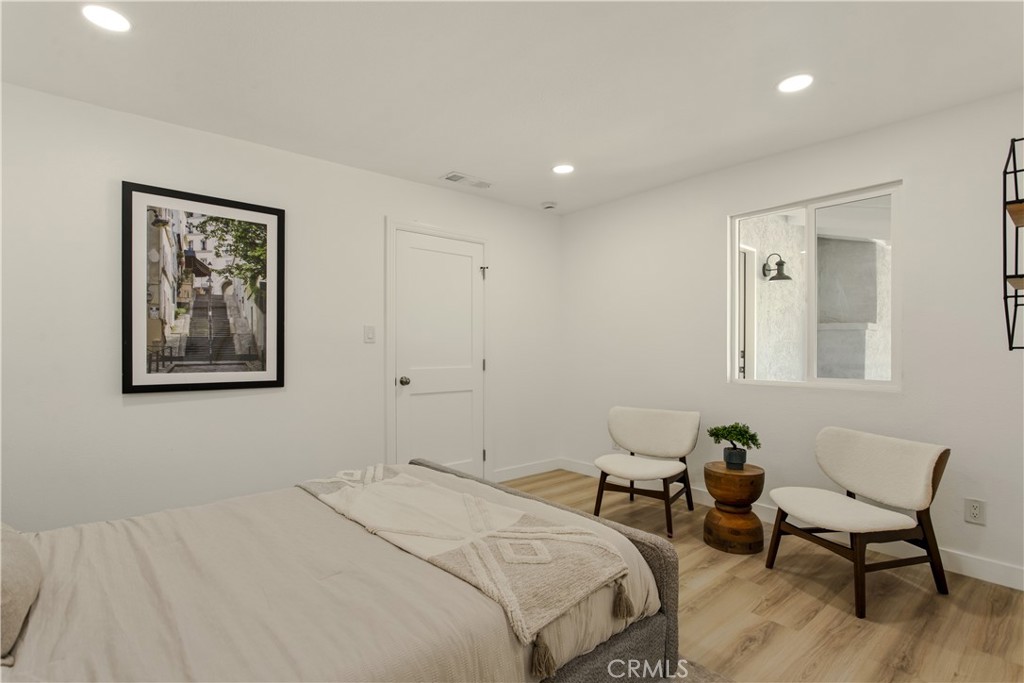221 N Sunkist Property Photo 12