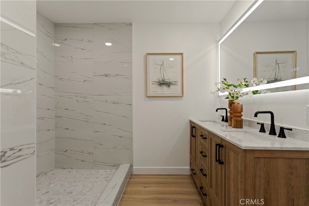 221 N Sunkist Property Photo 14