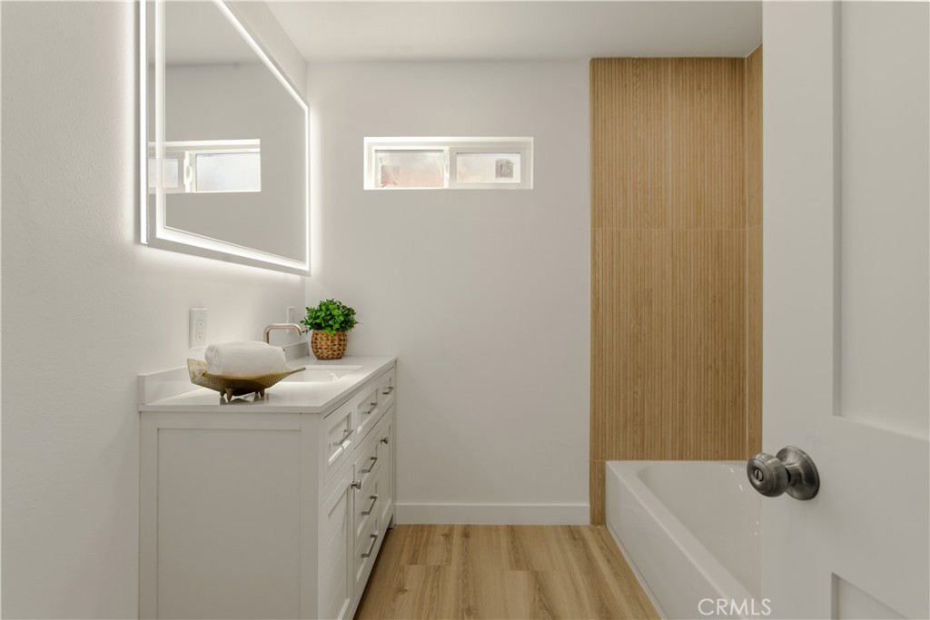 221 N Sunkist Property Photo 18