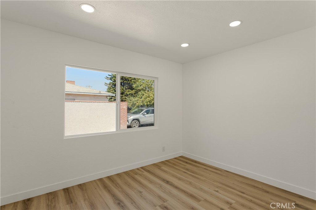 221 N Sunkist Property Photo 21