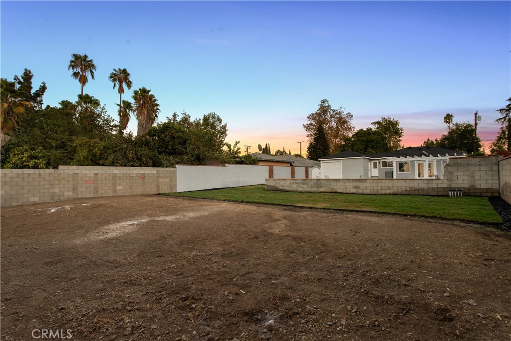 221 N Sunkist Property Photo 25