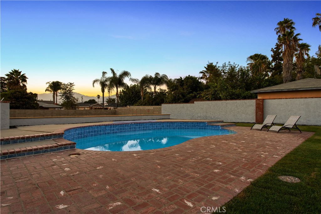 221 N Sunkist Property Photo 26