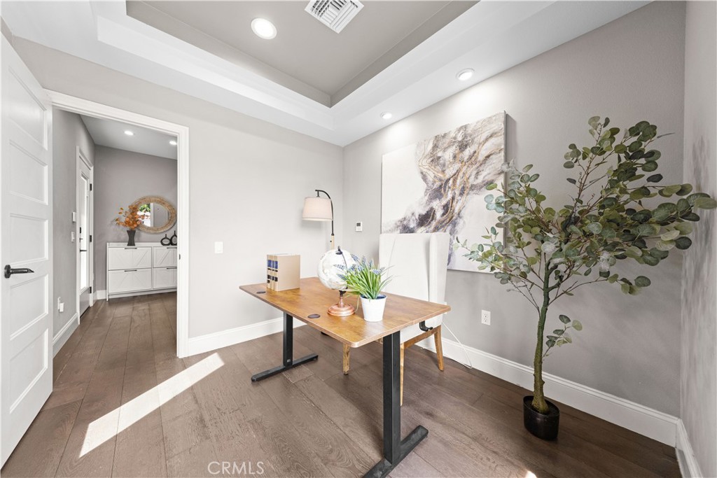 519 W Newby F Property Photo 5