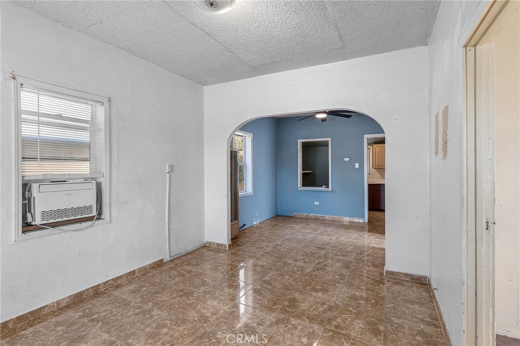 409 W L Property Photo 5