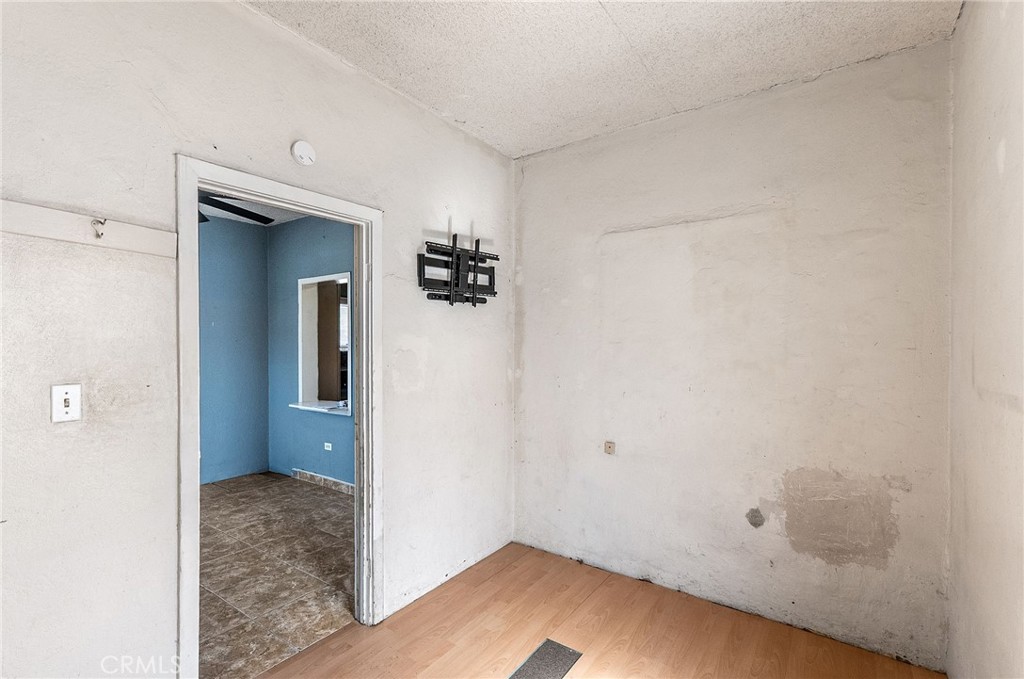409 W L Property Photo 11