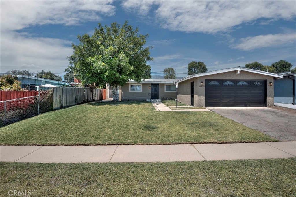 19079 E Linfield Property Photo 2
