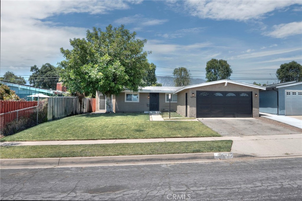 19079 E Linfield Property Photo 3