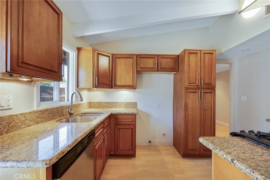 19079 E Linfield Property Photo 11