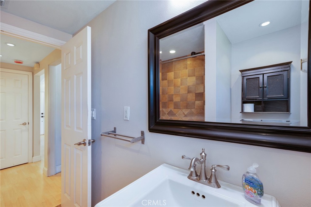 19079 E Linfield Property Photo 18