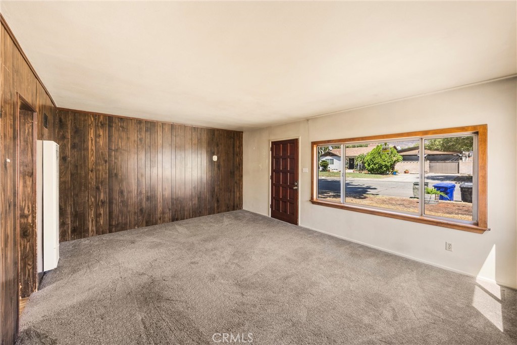 255 E 41st Street Property Photo 7