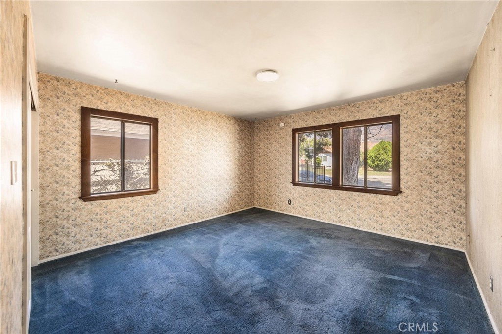 255 E 41st Street Property Photo 16