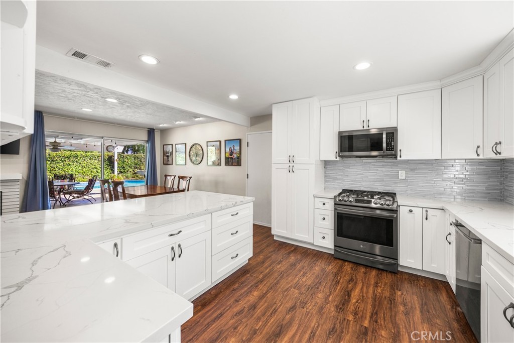 221 Phlox Avenue Property Photo 10