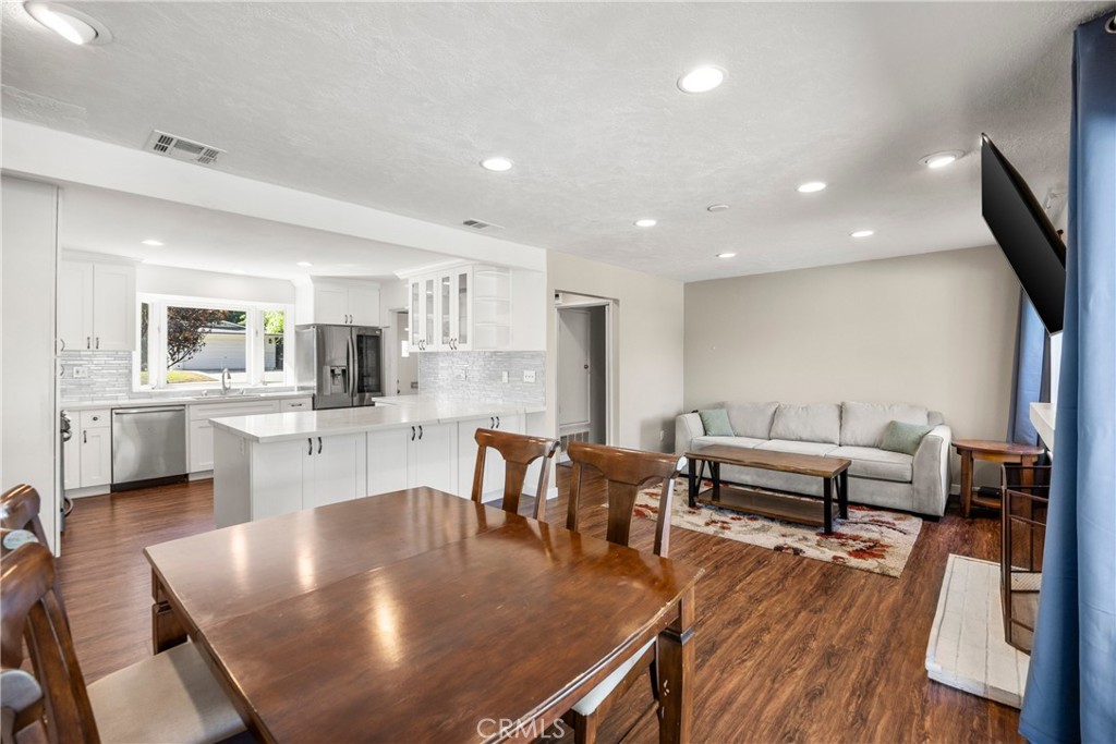 221 Phlox Avenue Property Photo 12