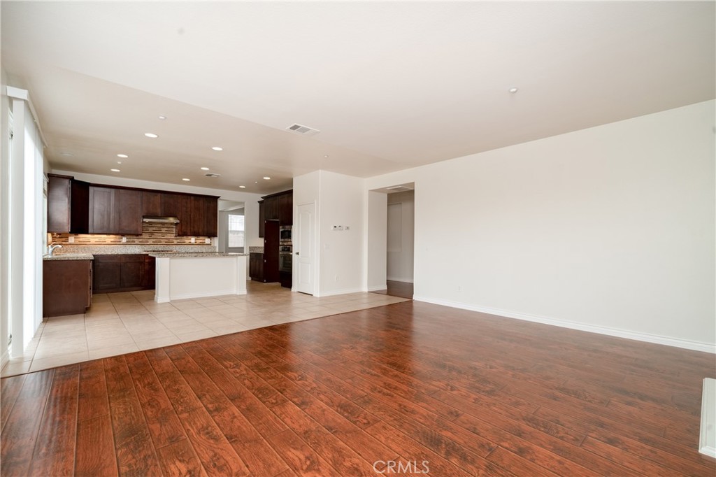 15929 San Leandro Drive Property Photo 5