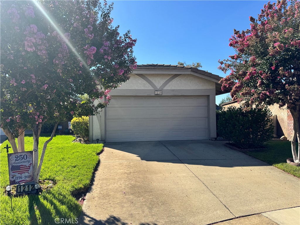 1218 Tamarisk Property Photo 1
