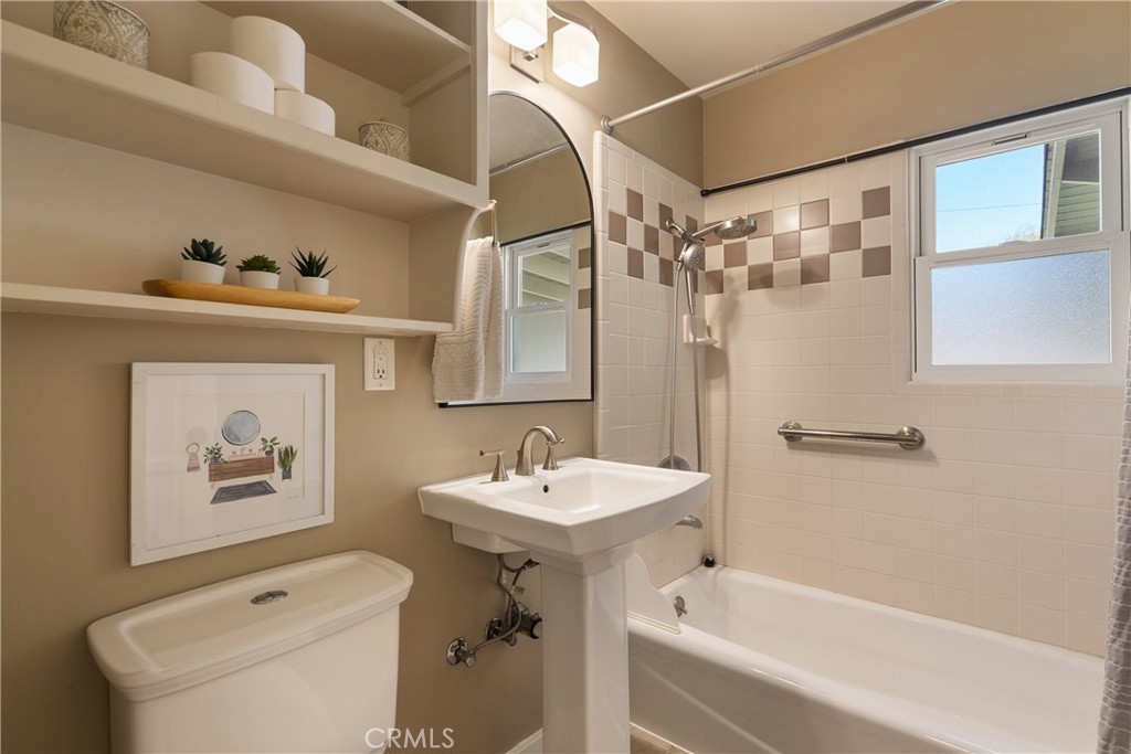 686 N Ukiah Way Property Photo 17