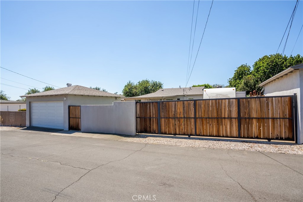 686 N Ukiah Way Property Photo 28