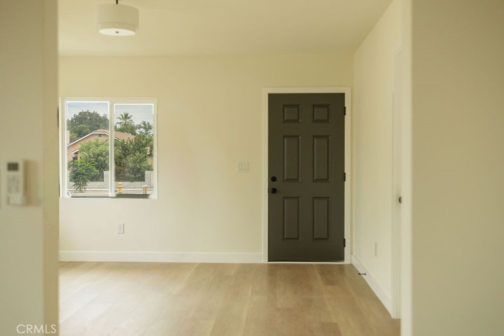 164 E 10th Street Property Photo 5