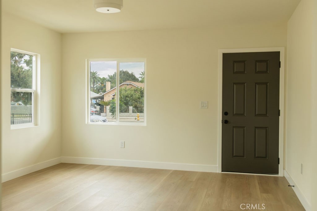 164 E 10th Street Property Photo 6