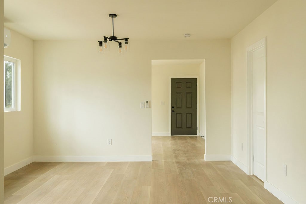 164 E 10th Street Property Photo 8