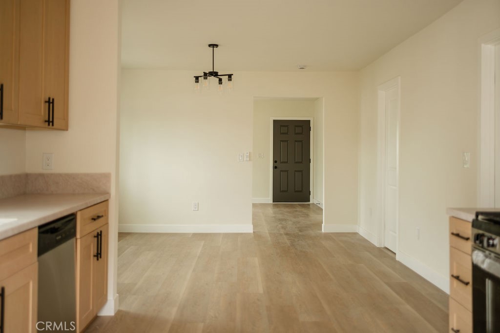 164 E 10th Street Property Photo 9