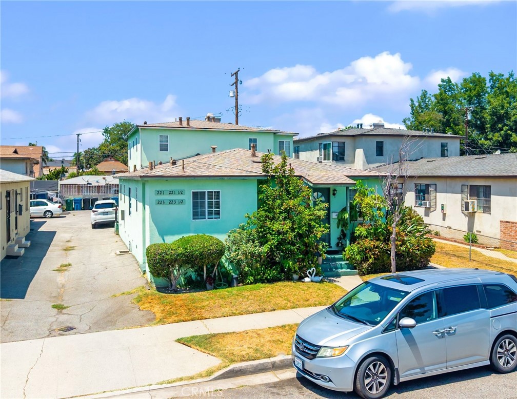 221 S Bushnell Avenue Property Photo 4